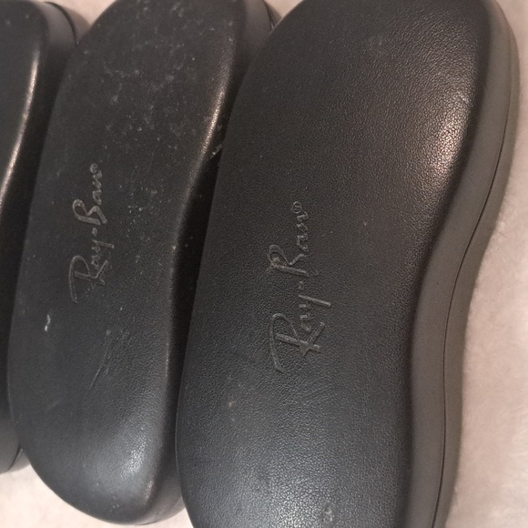Bundle Of Ray-Ban Sunglass Cases - Picture 5 of 12